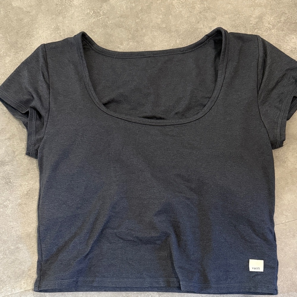 Vuori Cropped Short Sleeve Top